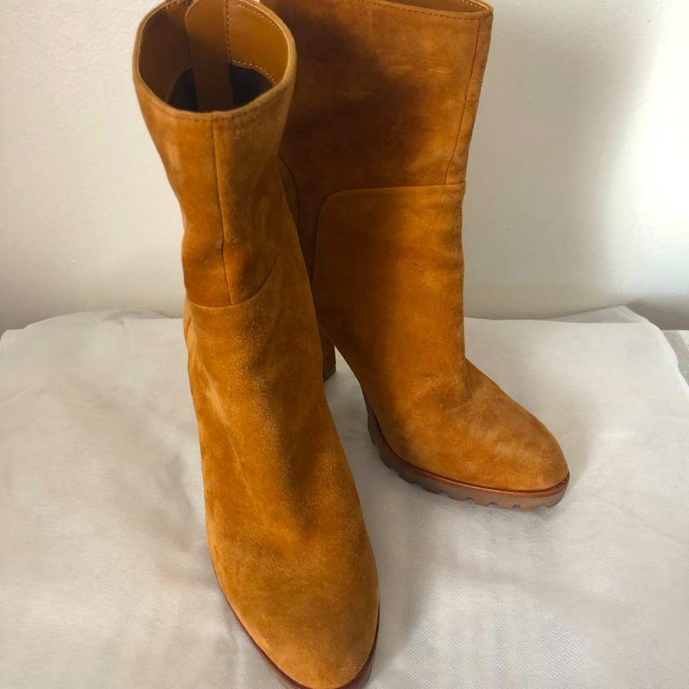 Brown Suede 6 1/2 Aldo shoe